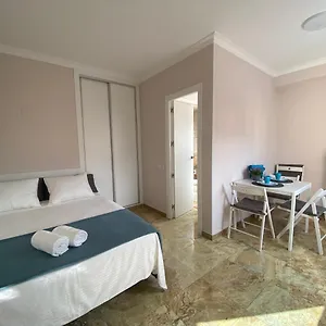 https://cozy-studio-centr-torremolinos.hotelsinnerja.org
